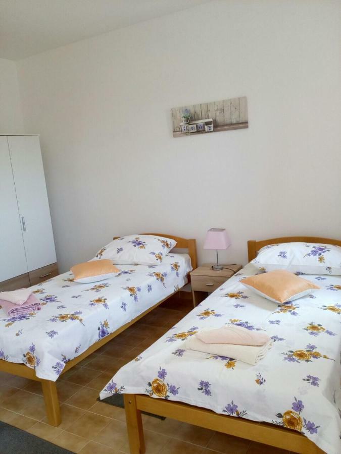 Apartman Knapic Коромачно Екстер'єр фото